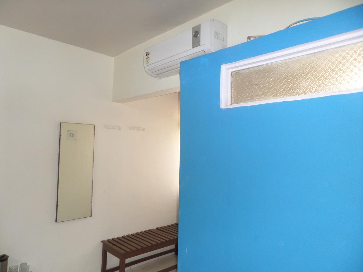 Vrindavan Lodge Sholapur Exterior foto